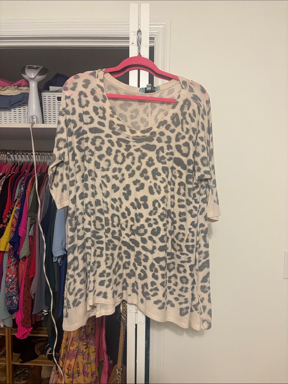 Leopard Print Short Sleeve Women's Top - Beige/Gray